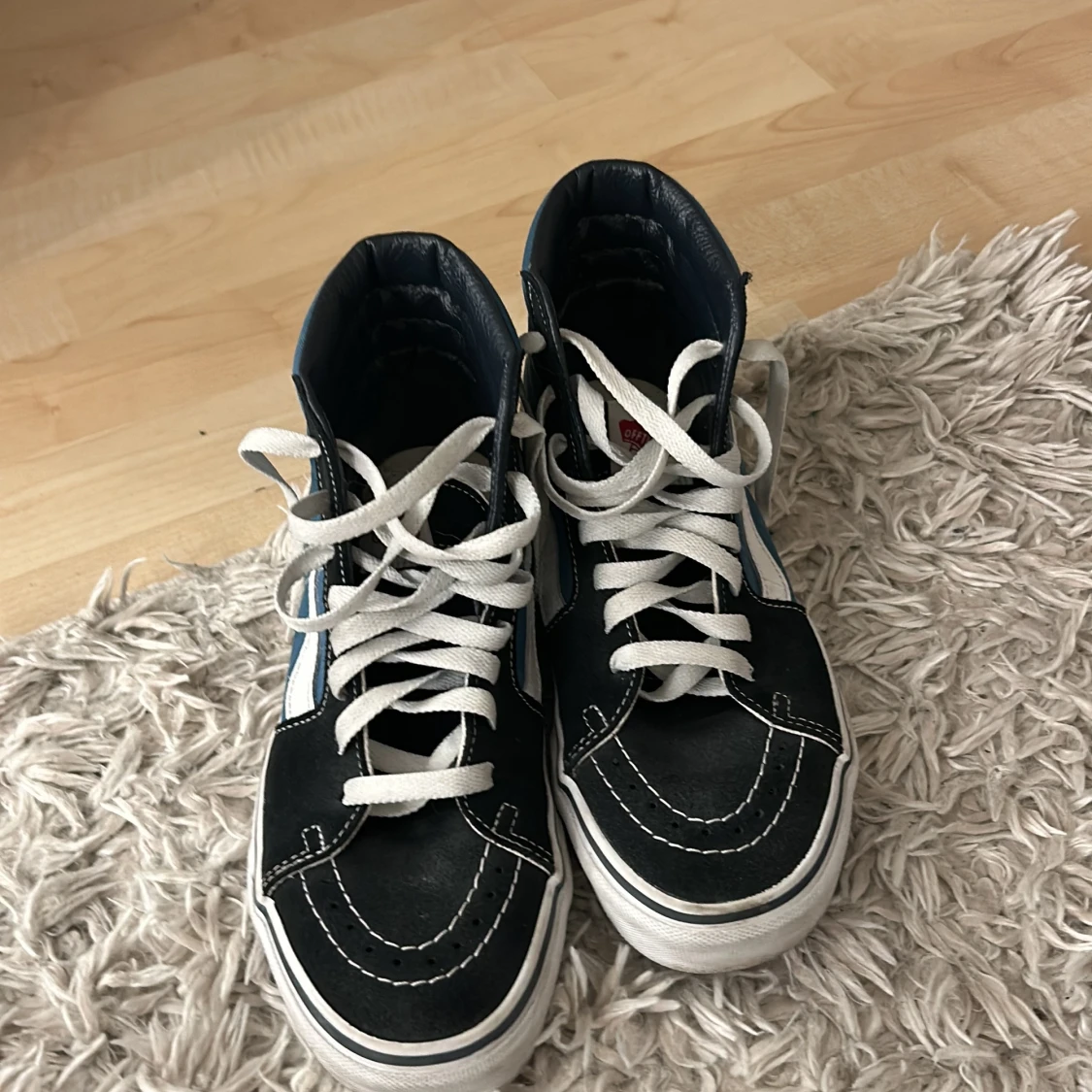 Svart och blå sneakers från Vans