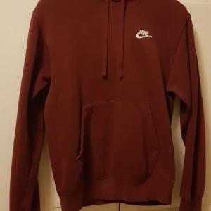 Nike hoodie - Nike hoodie Vinröd Stl XS Mycket fint skick