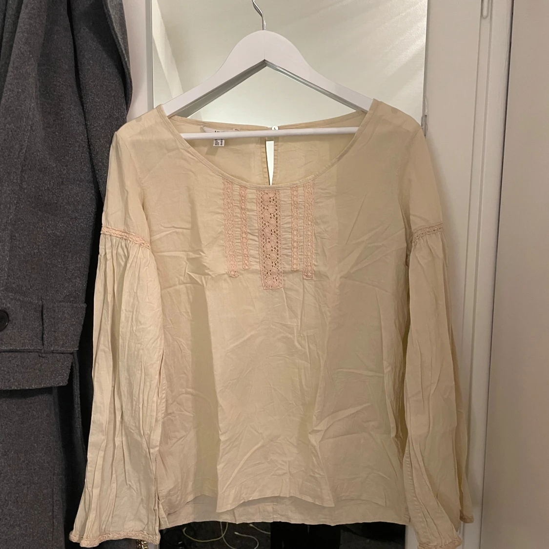 Beige blus - 1