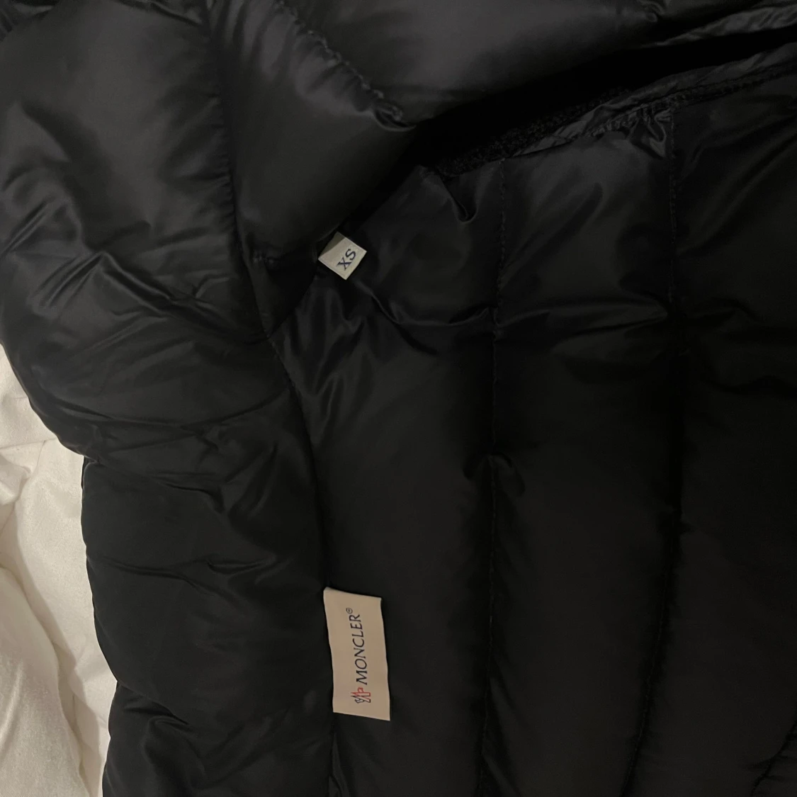 Svart dunjacka från Moncler - 2