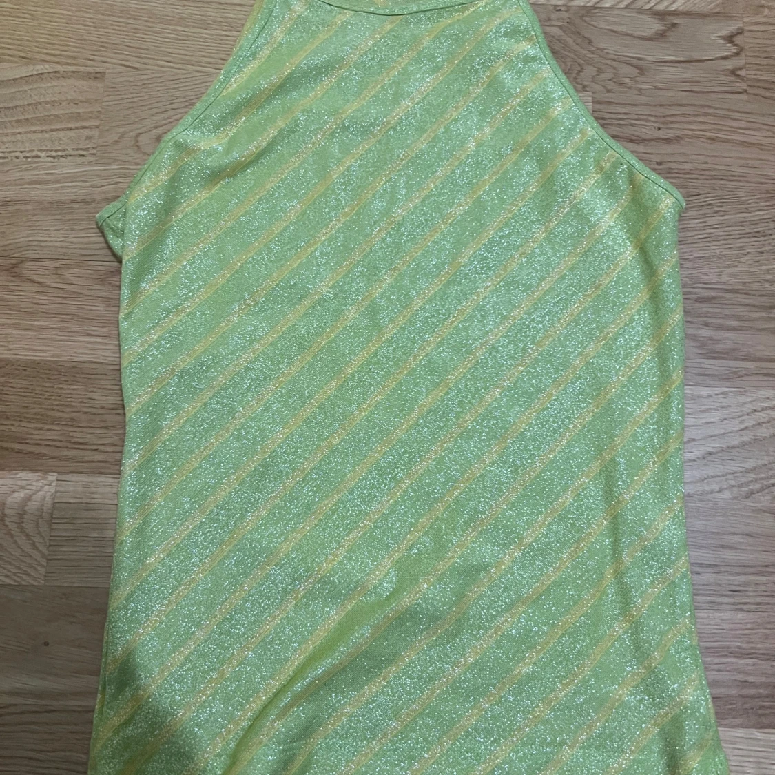 Grön glittrig linne - 1