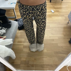Leopard byxor🐆🐆 - Så coola leopard byxor!!