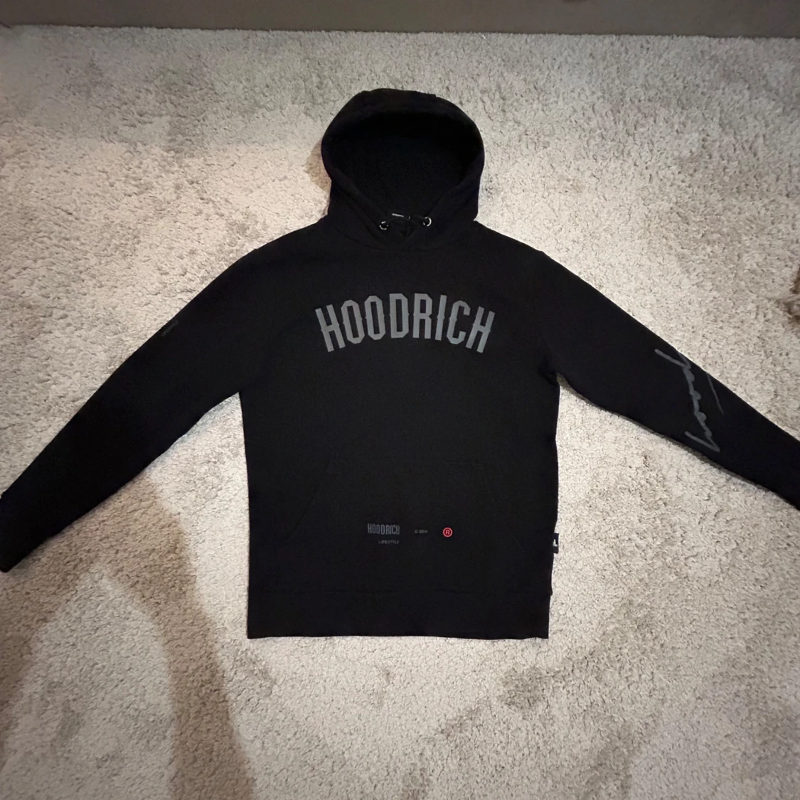 Svart hoodie från Hoodrich