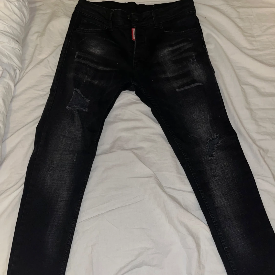 Svarta dsquared2 jeans
