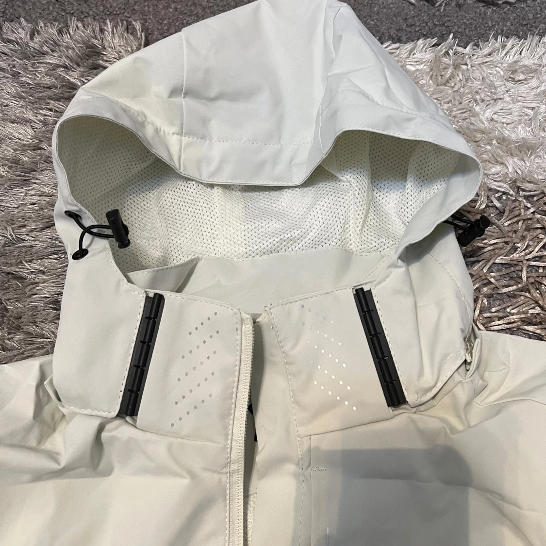 Vit vindjacka från Under Armour - 4