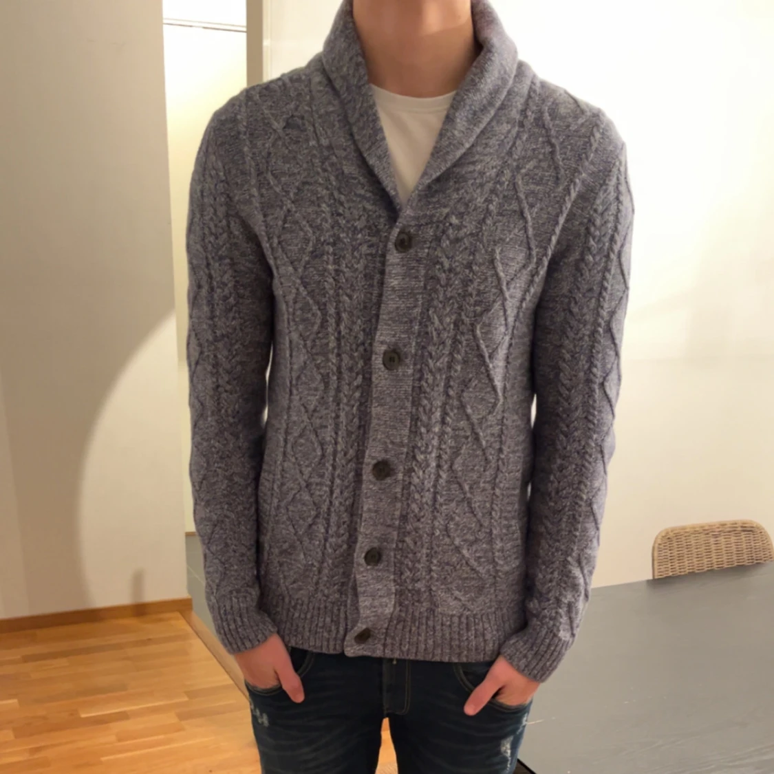 Grå stickad kofta - 1