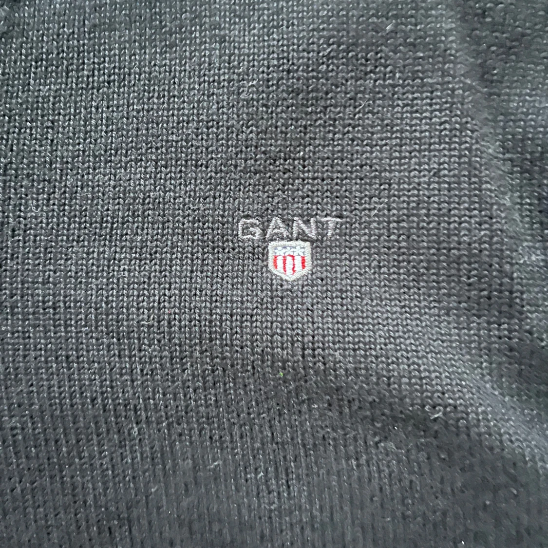 Svart v-ringad tröja från GANT - 1