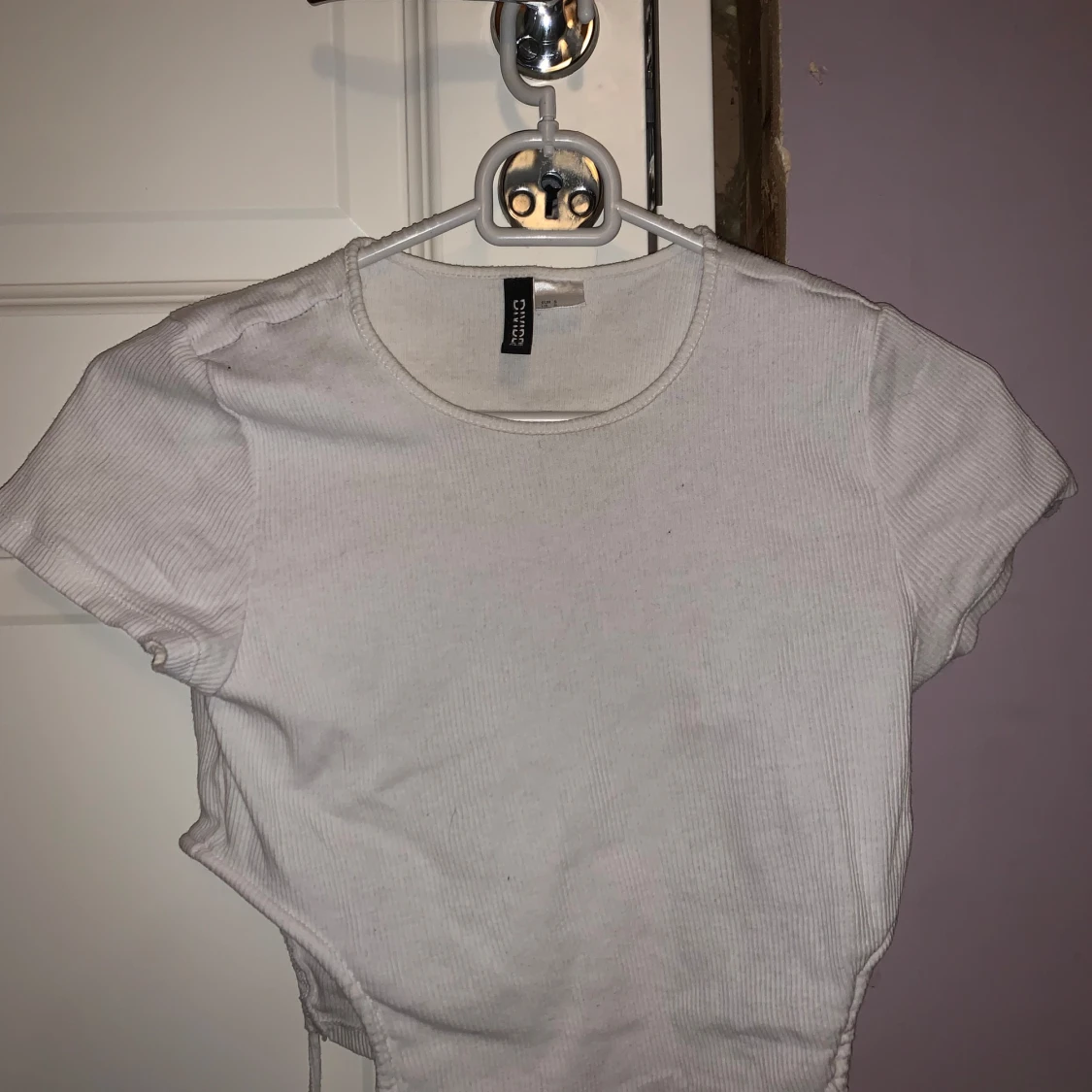 Vit ribbad topp från H&M Divided