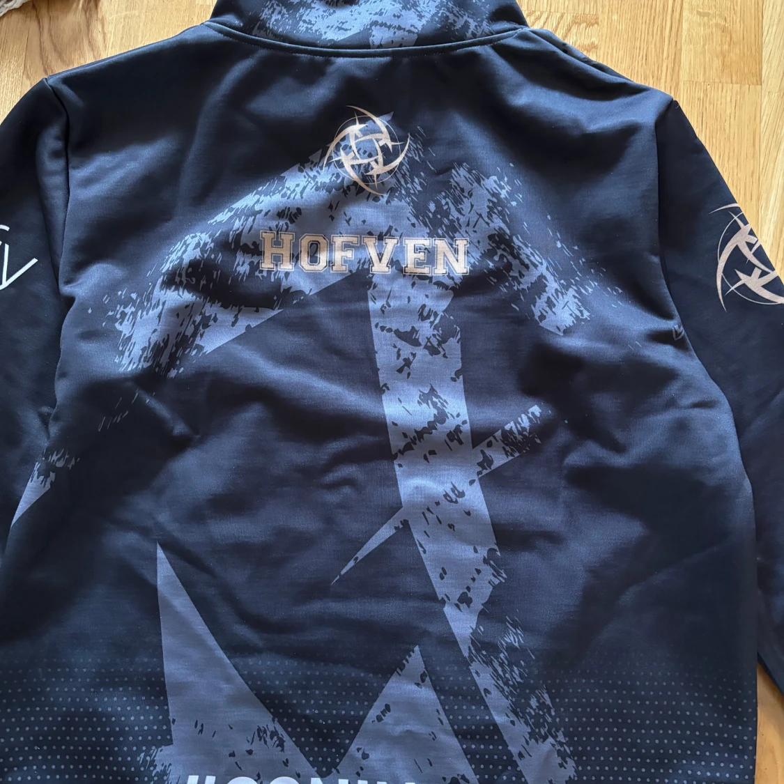 Svart jacka från Ninjas in Pyjamas - 2