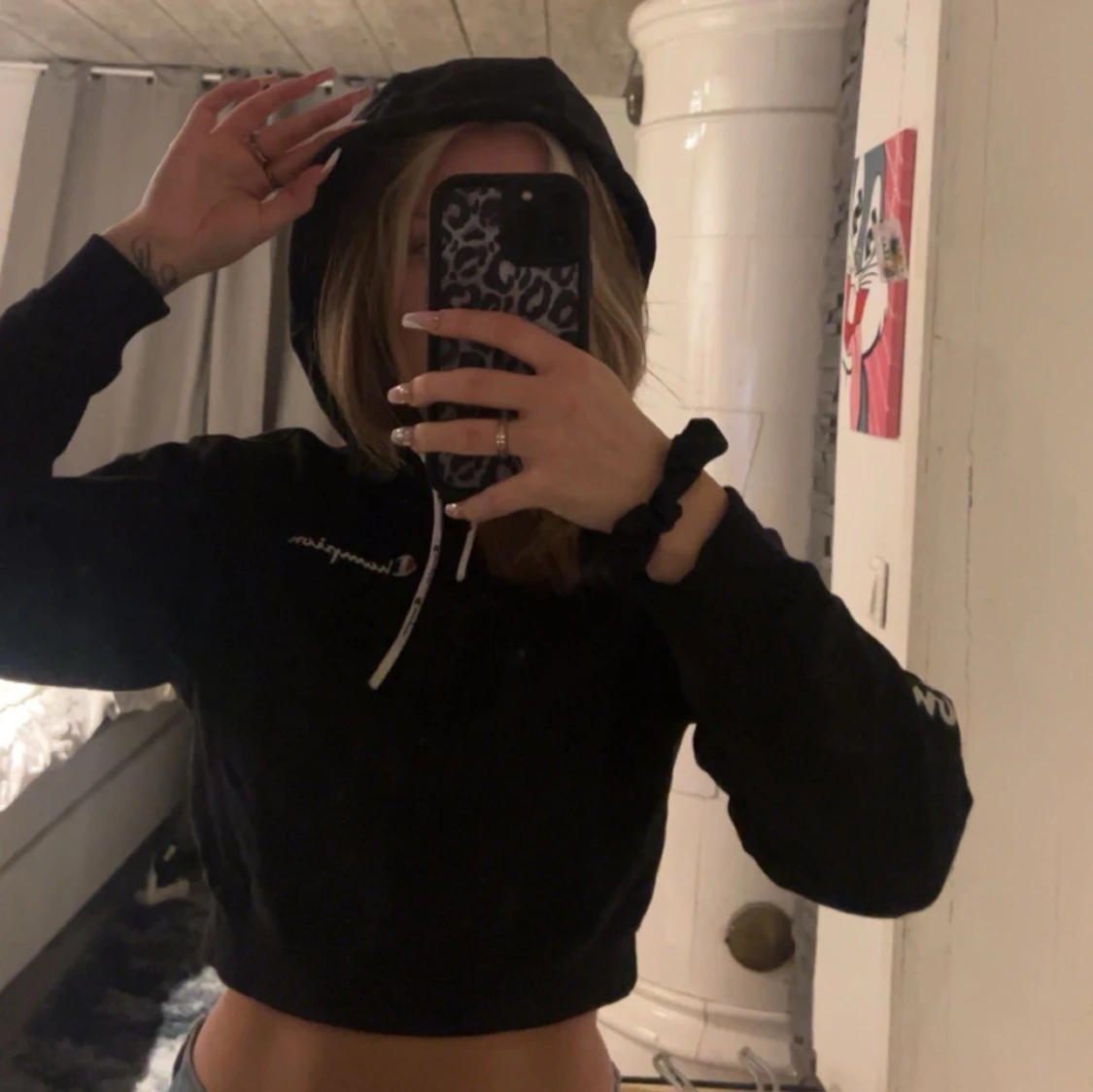 Svart croppad hoodie från Champion - 2