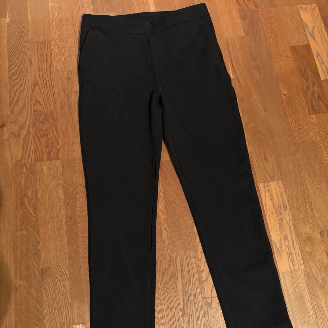 Mörkgrå kostymbyxor från Ciszere - 4