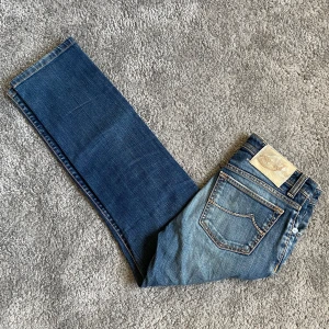 Jacob Cohen Jeans - Säljer dessa sköna cohen jeans i W29, slim fit. Hör gärna av er vid frågor & funderingar!
