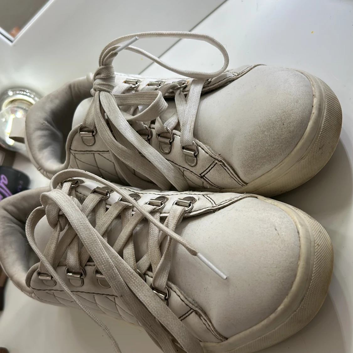  Sneakers med detaljer - 2