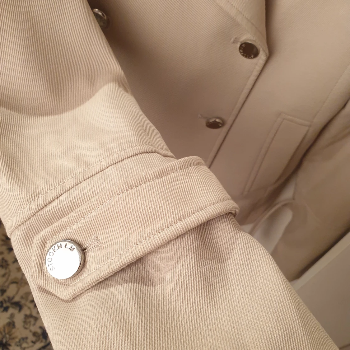 Beige trenchcoat från Stockholm LM - 2