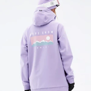 Lila jacka från Dope Snow - Säljer en snygg lila jacka från Dope Snow med tryck av berg och sol på ryggen. Jackan har en huva med dragsko och långa ärmar med muddar. Perfekt för kyliga dagar i backen! 💜Riktigt snygg med liftkortsficka och dragkedjor som går att öppna för att få in luft. Köpt för 1599 kr, pris går att diskutera. Sparsamt andvänd och väldigt små tecken på andvändning. Färgen ser ut som på hemsidan bara att det var dåligt ljus när jag tog bilden💘