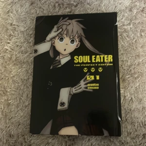 Soul eater  - I wanna sell this since I did get a duplicate, it does have damages so I will lower the price a lot from the original it does not have any yellowing on the pages I be selling it for 80kr+shipping original price is 229kr
