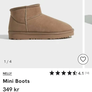 Mini boots - Mini boots från Nelly, jättefina och även vattentåliga då jag impregnerat dom🙌🏼