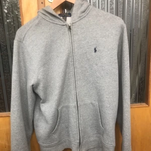 Ralph lauren - Ralph lauren hoodie i storlek s Ny skick Inga skador eller difekter