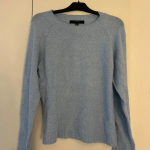 Stickad tröja  - Jätte fin blå stickad tröja😍😍