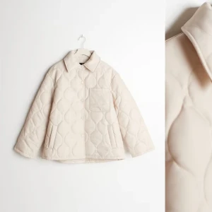 Quiltad jacka från Gina tricot - I väldigt gott skick, sitter oversized 