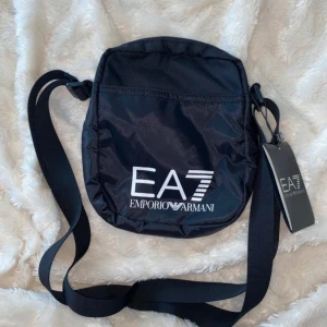 Armani EA7 - Oanvänd helt ny. Ordinarie pris: 599kr Nypris: 450kr