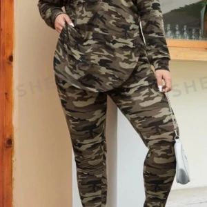 Strl m. Ny  - Jätte sköna set strl m 
