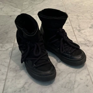 INUIKKII skor svarta - Inuikkii skor svarta storlek 36. Fint skick! 