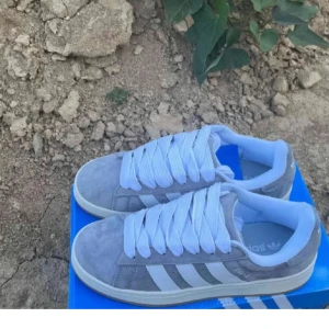 Campus 00 - Säljer dessa skitsnygga campus som knappt är använda då jag inte får användning för dom! Använd gärna köp nu💕