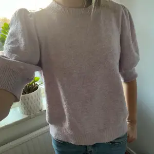 Lila vero Moda tröja med puffärmar 