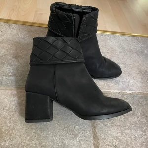 Boots storlek 37 - Boots storlek 37