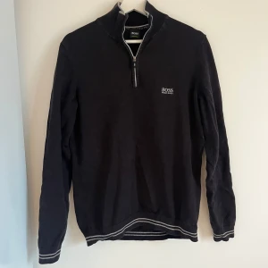 Hugo boss tröja  - Använt skick 