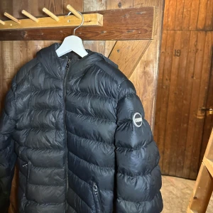 colmar jacka - Finns att hämta i Vasastan, alt skicka på post. 