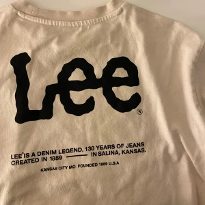 Lee sweatshirt - Lee sweatshirt strl S Kommer inte till användning  100;-