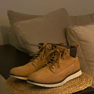 Timberland Killington chukka wheat - Sambon vill sälja dessa skor i storlek 40 män. Använda enbart fåtal gånger. Nypris: 1749kr