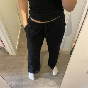 Linnebyxor - Säljer nu mina linnebyxor från Hm i toppen skick!💞 Säljer då dom tyvärr blivit lite korta!