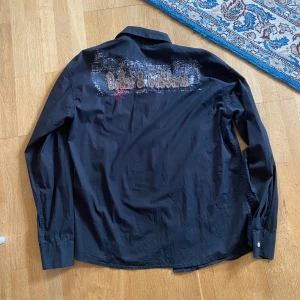 Dolce & Gabbana - Vintage Dolce & Gabbana skjorta i super bra skick! Står att den är xl men den sitter som en L/M
