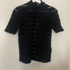 Svart see-through topp - Finns ingen lapp men passar som S/XS 