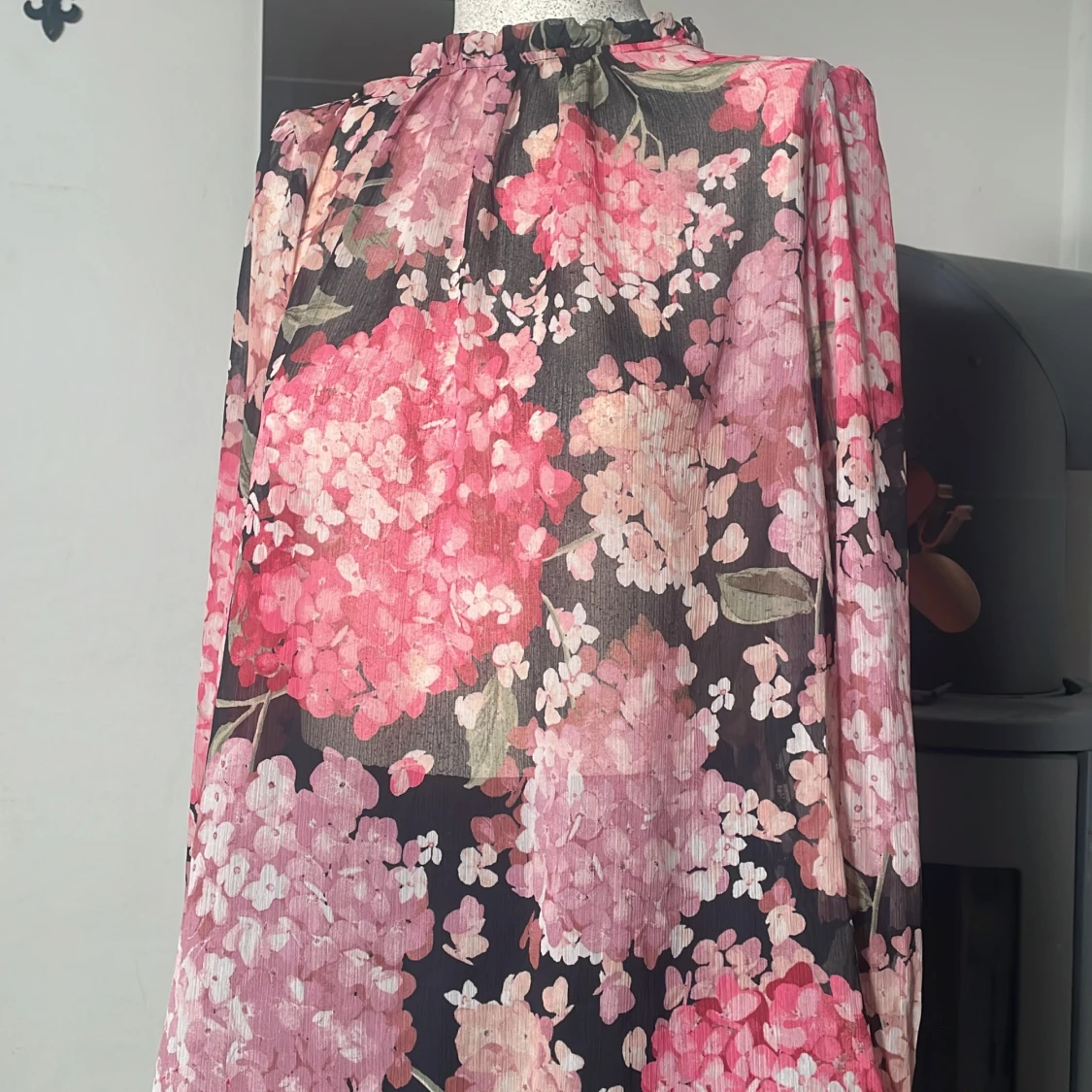 Blommig transparent blus  - 92