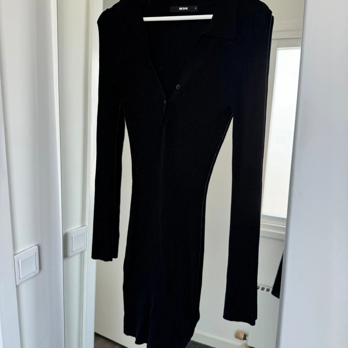 Svart klänning från BikBok