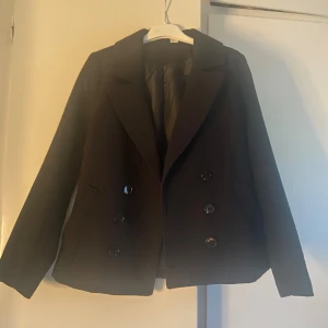 Kappa/ kavaj  - Säljer en fin kappa som är använd lite grann