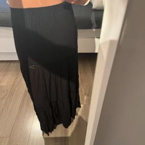 Långkjol - Lång kjol från h&m💕stor i storleken