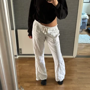 Roxy linnebyxor - Fett bra skick, säljer för jag inte får så mycket användning av dem som jag vill 🩵