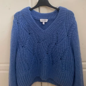 Stickad tröja  - Stickad tröja från & other stories🫶🏻super fin i storlek S🙌🏻vid intresse skriv gärna💗