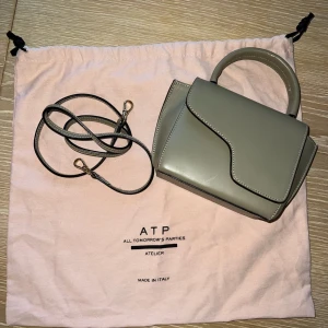 Atp väska - ATP väska i fin ljus grön/pistage färg, bra skick