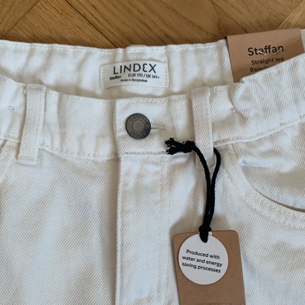 Ny! Jeans shorts vita StL 170 Lindex nya med pris lapp på. Shorts.