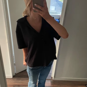 Trekvarts tröja - Denna trekvartströja är ifrån h&m och är använd fåtal gånger därav inga defekter