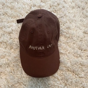 Another Aspect cap - Köpt på APLACE för 600kr använd typ 5 gånger inomhus 😂. Så i princip nyskick! One size