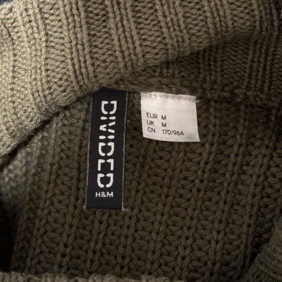 Stickad tröja  - 91