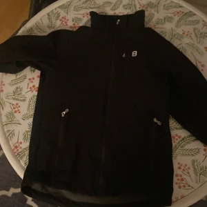 300 - En jätte snygg jacka svarta  