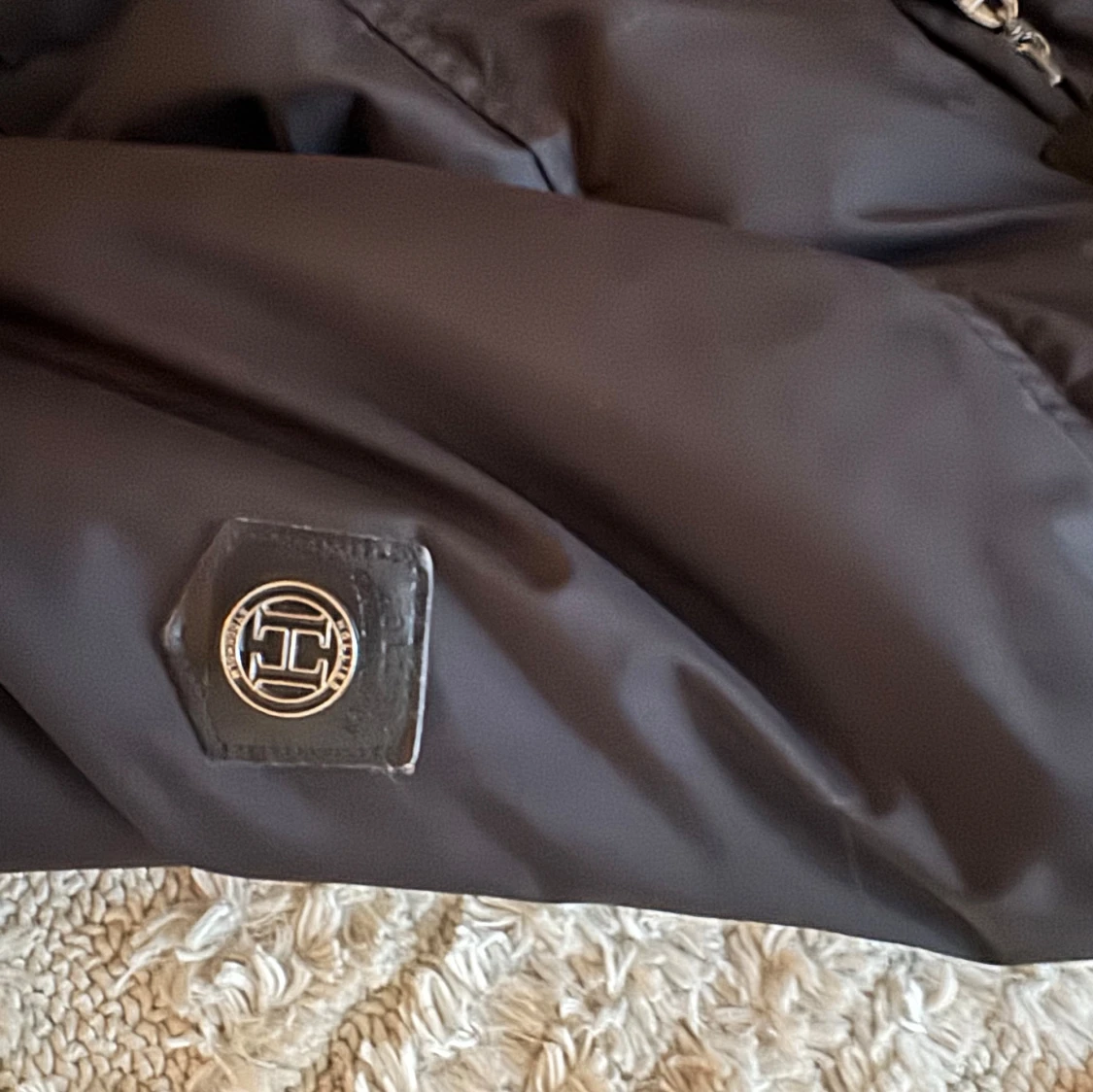 Svart vinterjacka från Hollies - 90